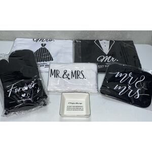 Mr & Mrs‎ Couples Bridal Wedding Shower Gift Aprons Towels Oven Mitts Dish Set